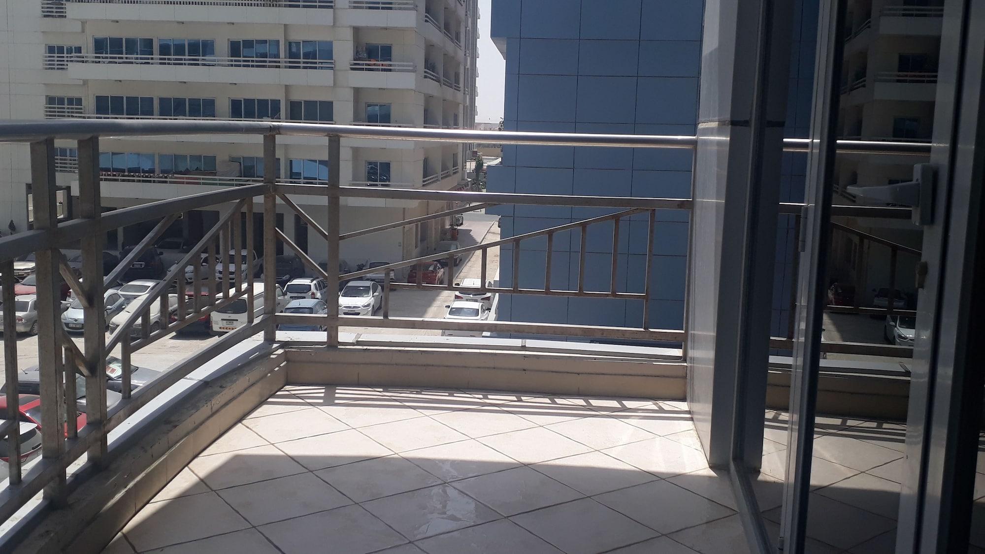 Al Waleed Palace Hotel Apartment Al Barsha Dubai Eksteriør bilde