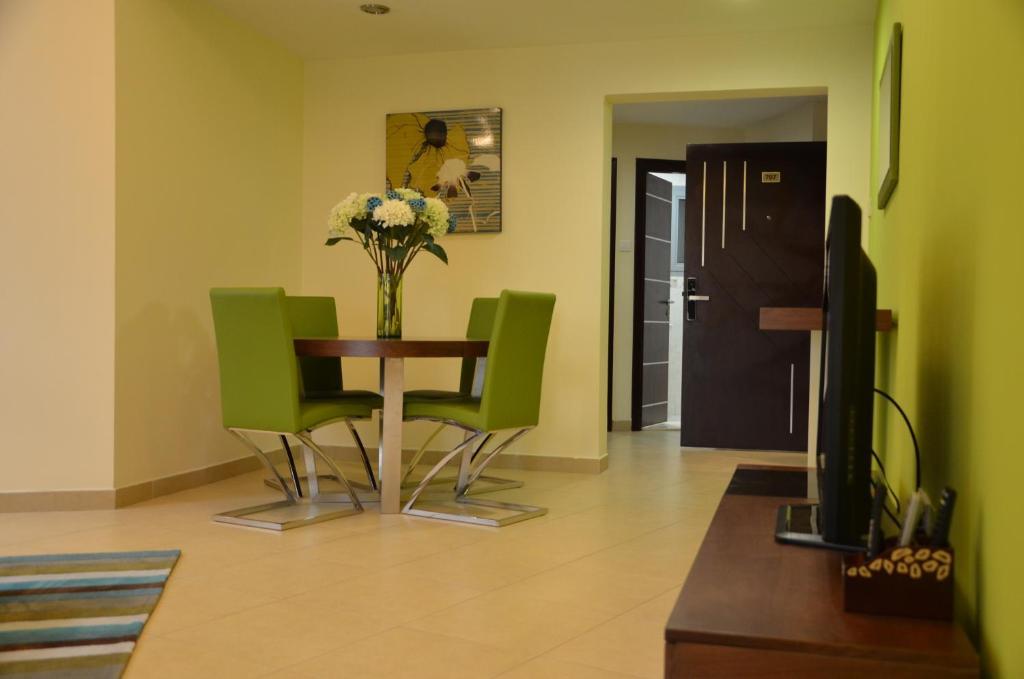 Al Waleed Palace Hotel Apartment Al Barsha Dubai Eksteriør bilde