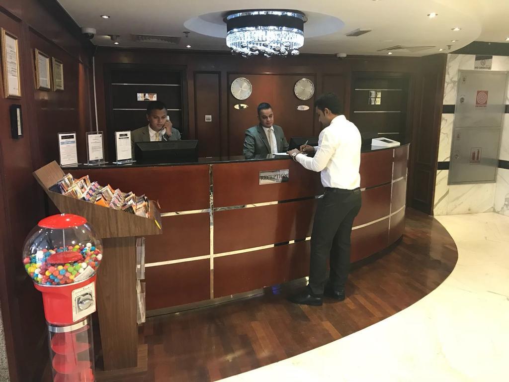 Al Waleed Palace Hotel Apartment Al Barsha Dubai Eksteriør bilde