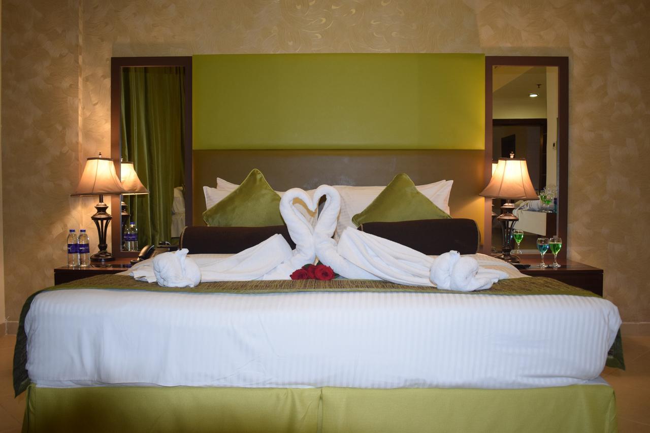 Al Waleed Palace Hotel Apartment Al Barsha Dubai Eksteriør bilde